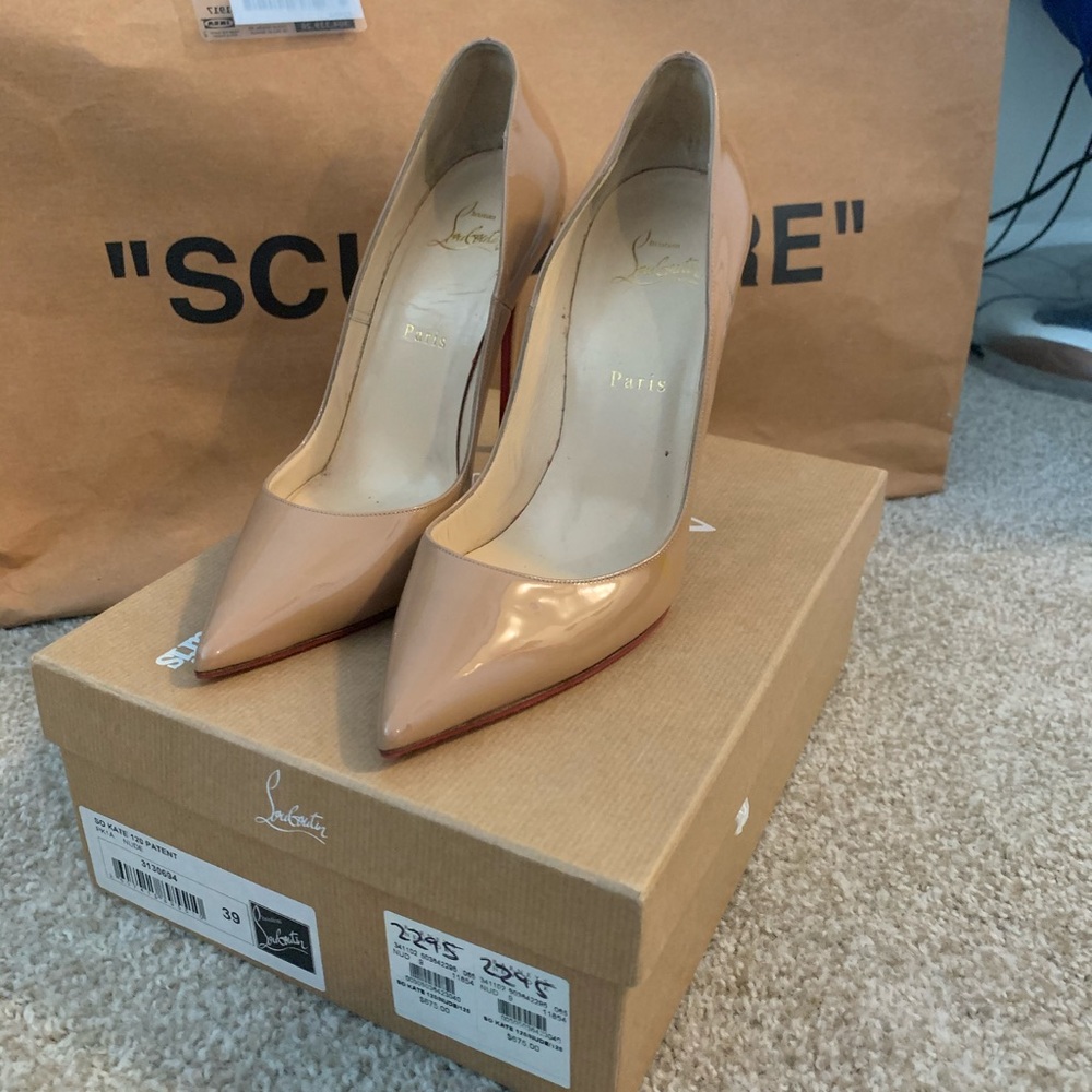 Christian Louboutin So Kate